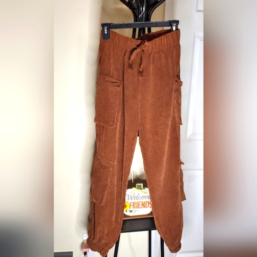 FOREVER 21 CARPENTER/GENIE STYLE PANTS SIZE SMALL